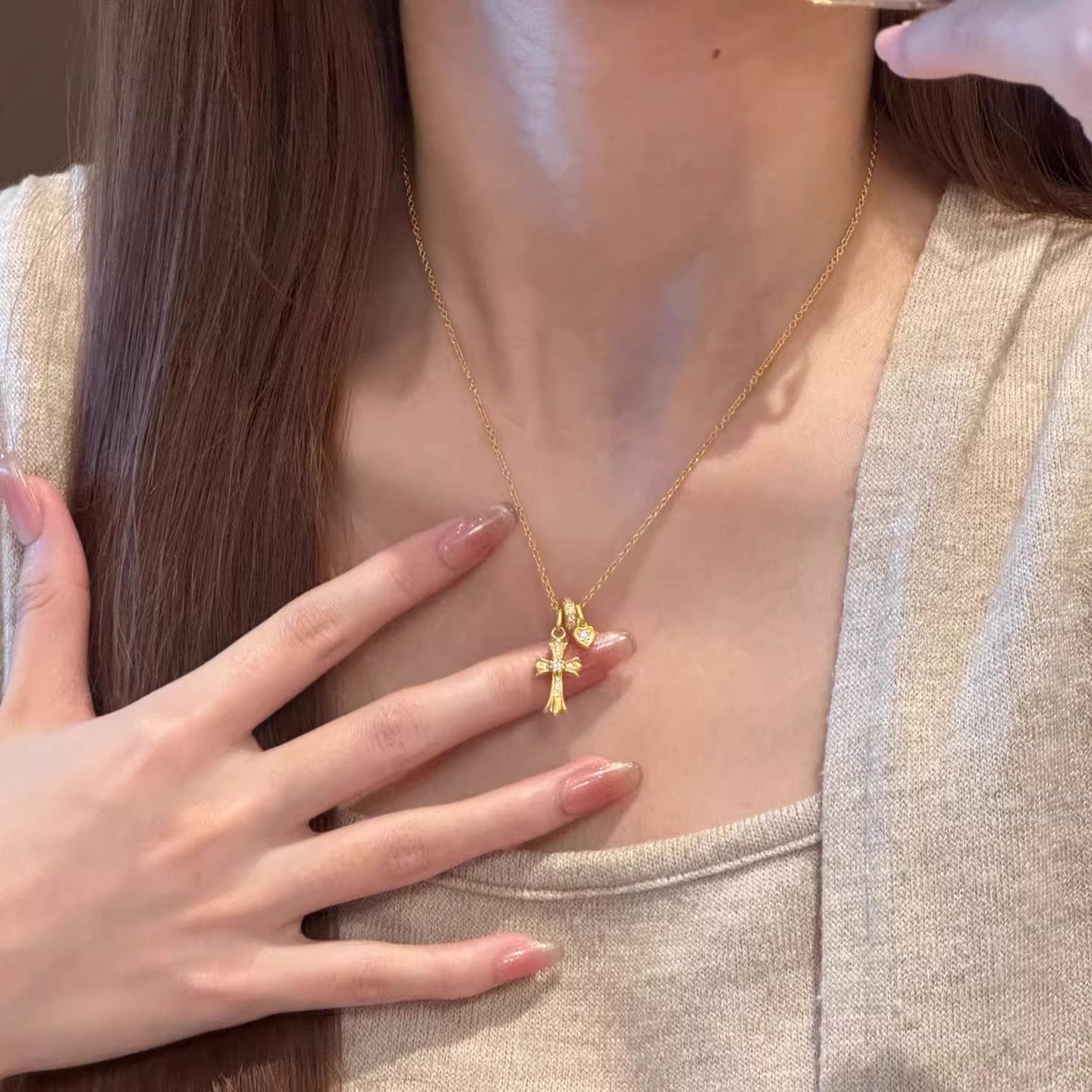 Light Luxury Golden Cross Clavicle Chain Simple Fashion Good-looking Gentle Necklace