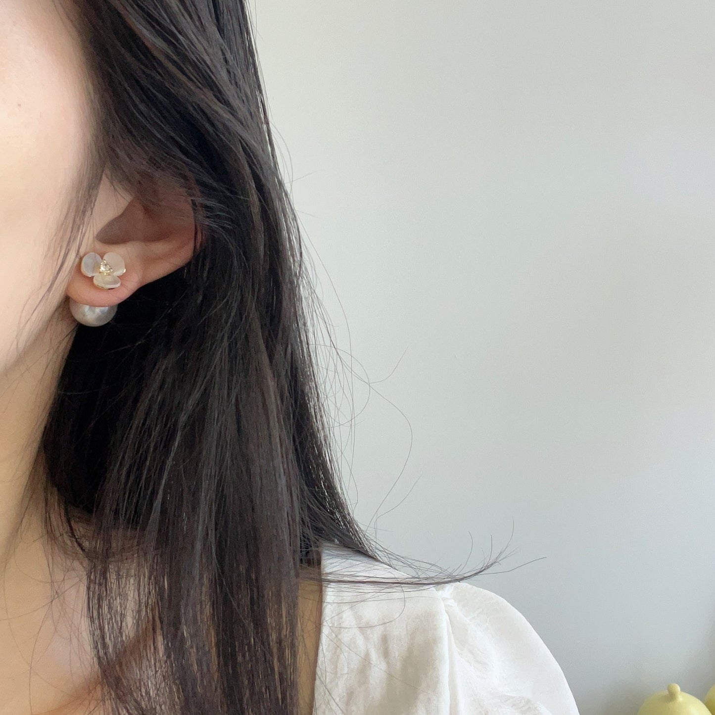 Flower Pearl Female Design Front Rear Small Ear Stud Earrings