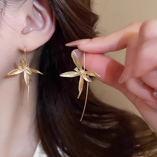 Women's Flower-de-luce Flower Exquisite Light Luxury Design Ear Hook
