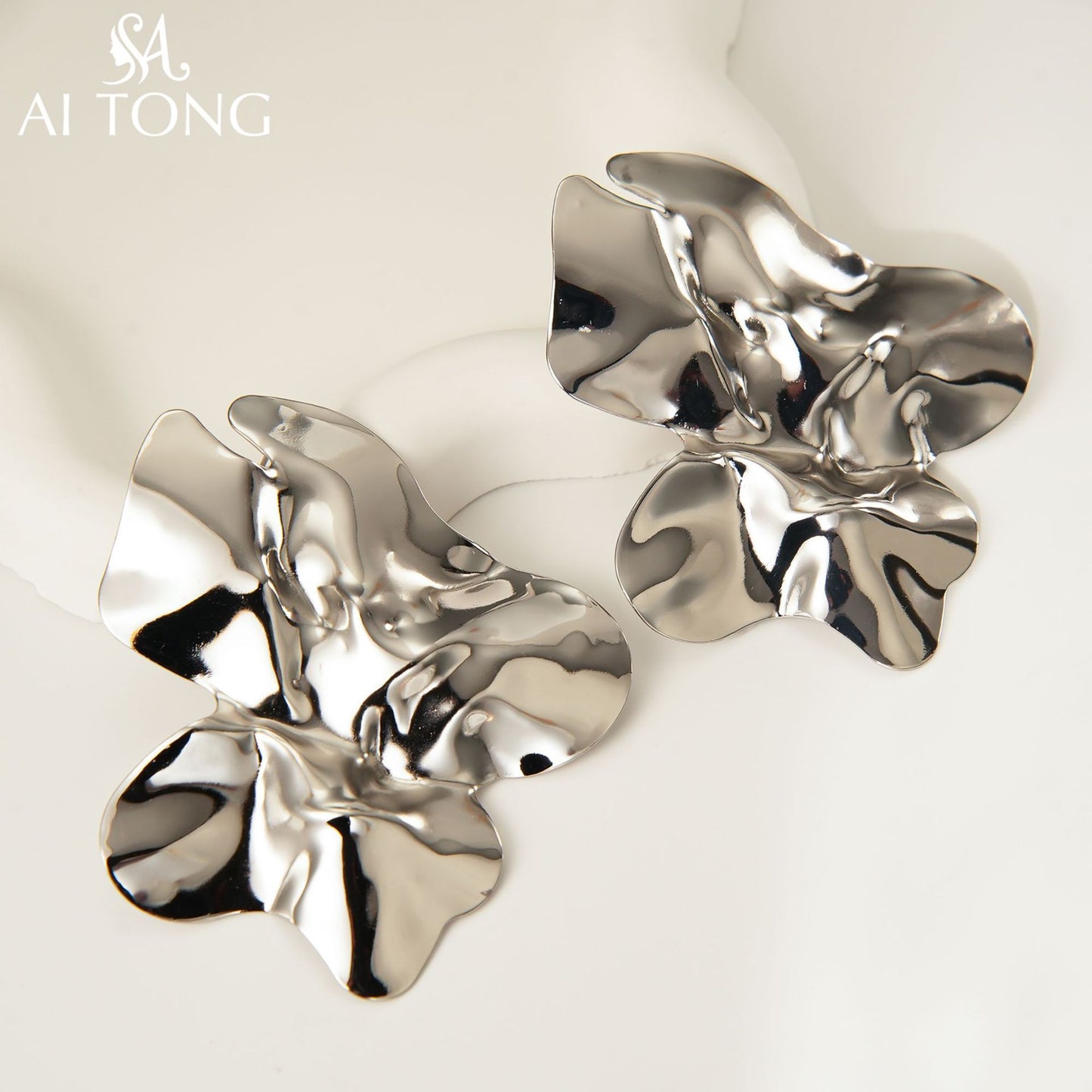Decoration Design Pleated Light Luxury High-grade Ear Earrings