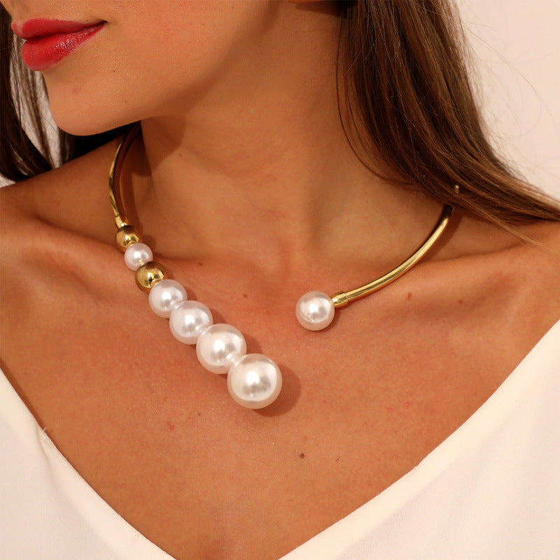 Women's Profile Fashion Pearl Simple Small Golden Balls Necklaces