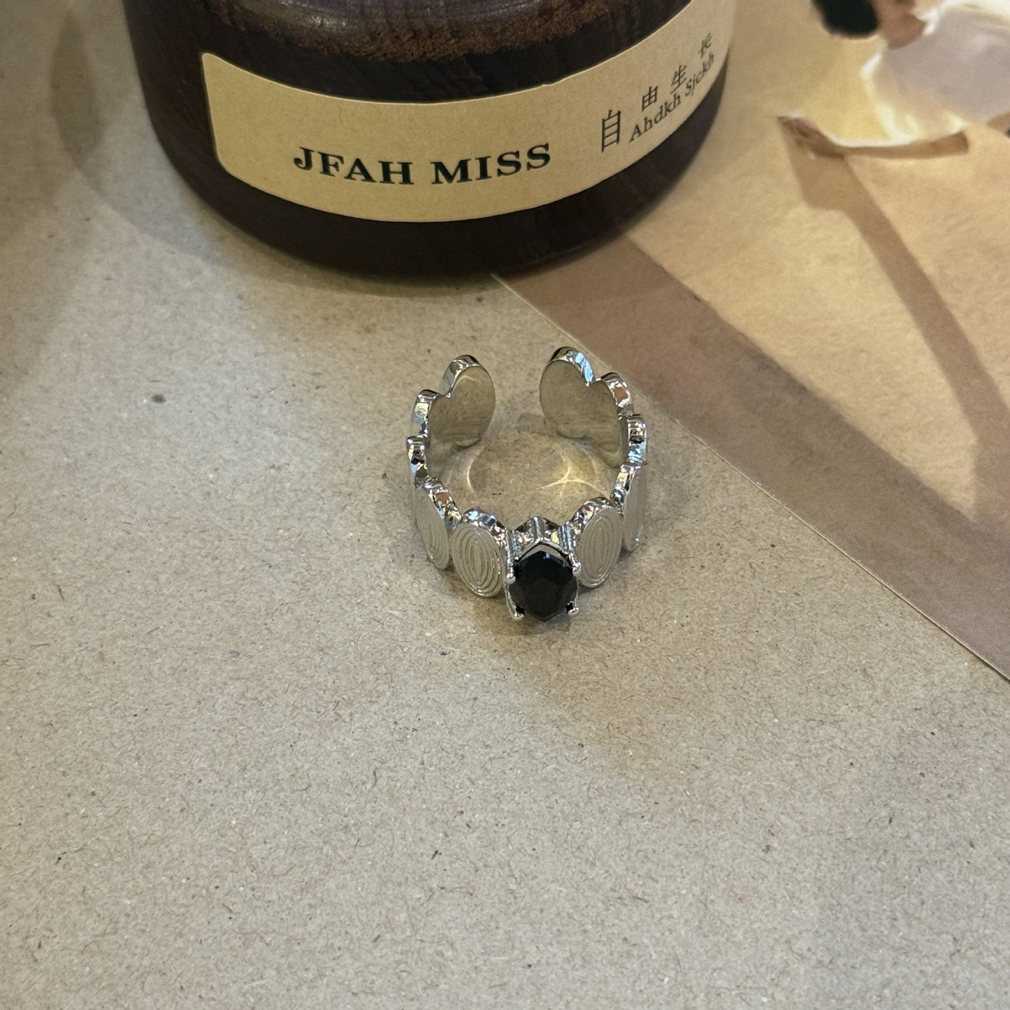 Hollow French Retro Minority Carved High Sense Open Index Ring