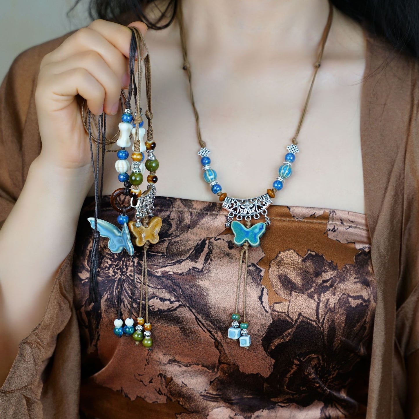 Women's Gradient Butterfly Woven Sweet Ancient Style Cute Design Sense Clavicle Necklaces