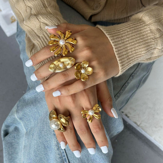 Ding Stainless Steel Flower Pearl Exaggerated Rings
